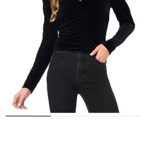 Cece - Black Velvet Long Sleeve Top - V-neck